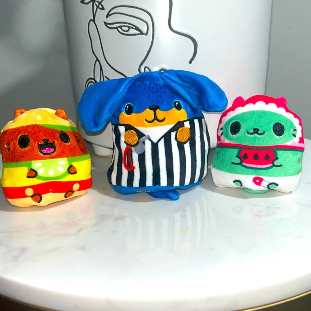 Stuff Animal 3-set Brand Cat Pickles and Dogs Squirrels